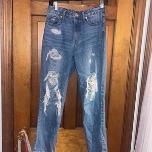 Aeropostal ripped mom Jean. Size 4.